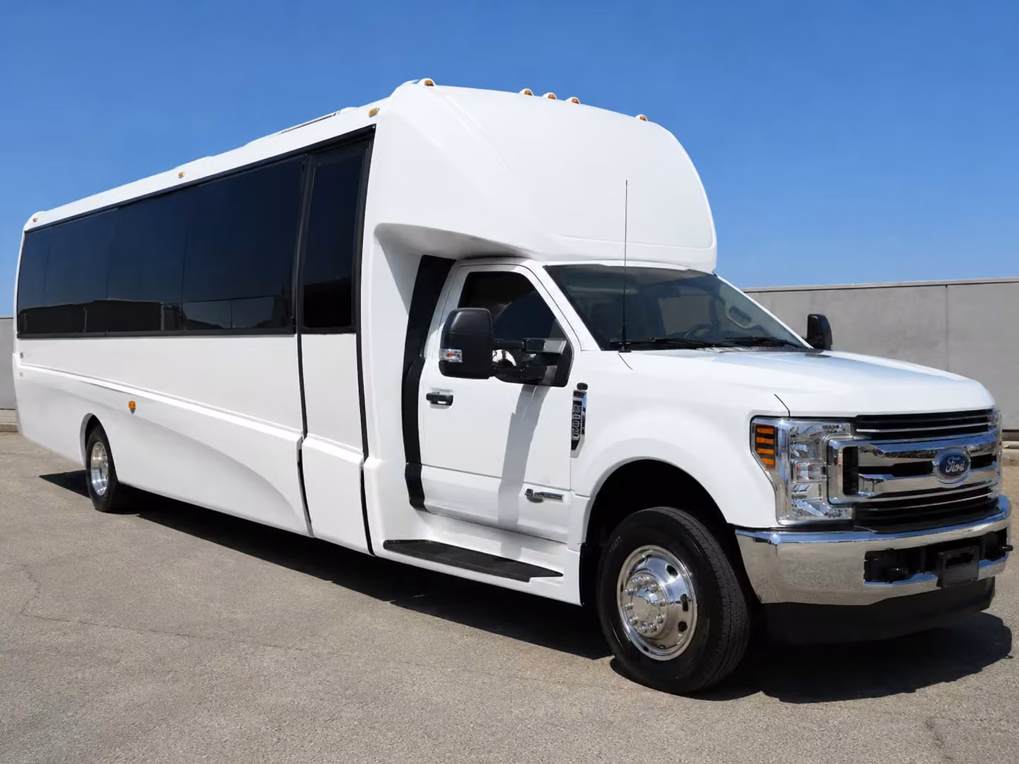 15 passenger minibus