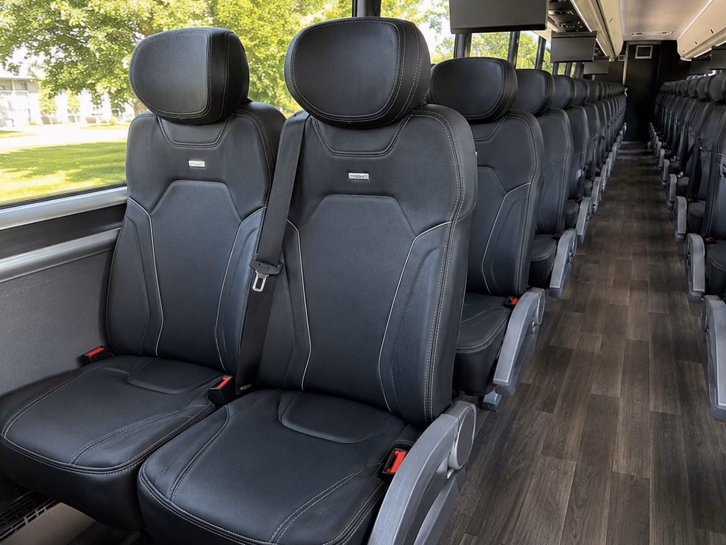 guest shuttles between nyc hotels and wedding venues made simple