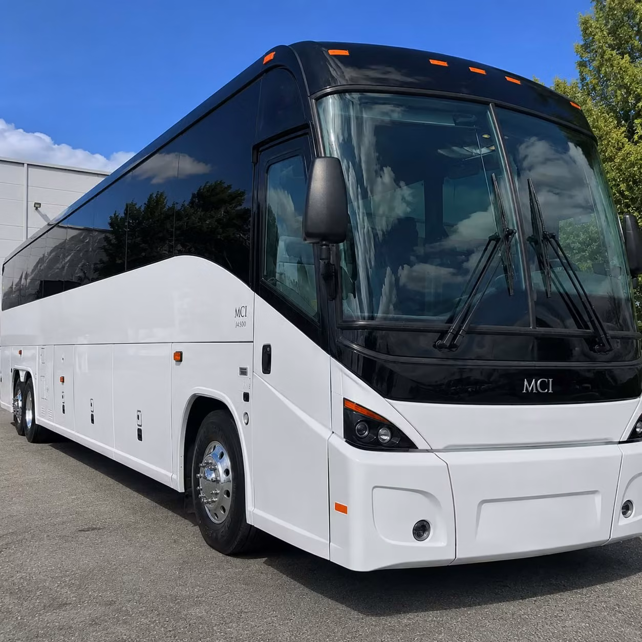 laguardia airport group transportation for new york city arrivals departures