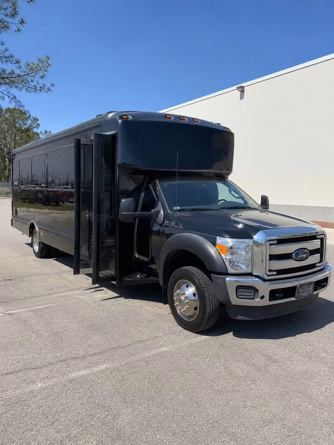 party buses and charter buses for nyc prom night that keep the energy going all night long